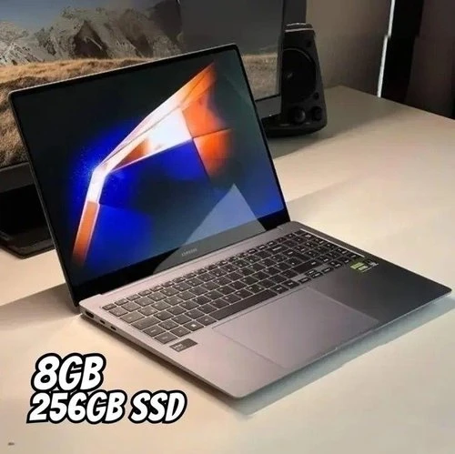 Samsung Galaxy Book4 Intel® Core™ i3-1315U, Windows 11 Home, 8GB, 256GB SSD, UHD Graphics, 15.6'' Full HD LED, 1.55kg*.